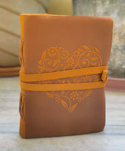 Load image into Gallery viewer, Leather Journal For Women