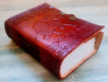 Load image into Gallery viewer, Handmade Leather Journal With Lock