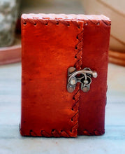 Load image into Gallery viewer, Leather Journal With Lock