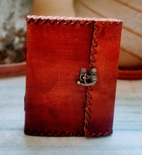 Load image into Gallery viewer, Leather Journal With Lock