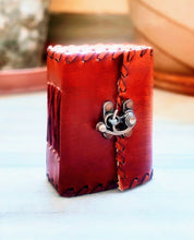Load image into Gallery viewer, Leather Notebook With Lock
