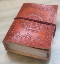 Load image into Gallery viewer, Refillable Leather Journal