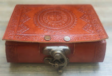 Load image into Gallery viewer, Handmade Diary With Lock
