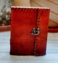 Load image into Gallery viewer, Leather Journal With Lock
