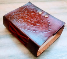 Load image into Gallery viewer, Handmade Leather Journal With Lock
